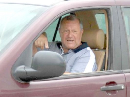 Se reia licitaţia pentru Mercedesul lui Ţânţăreanu